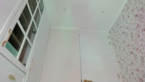 sophie online show from April 16, 5:03 pm