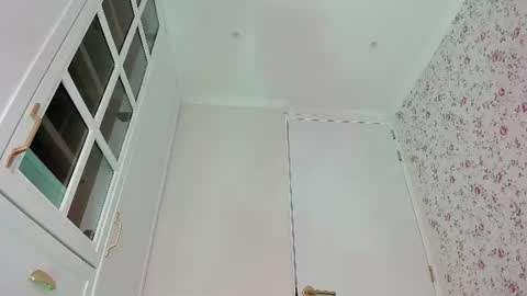 Snapshot of kitty__sophie chatting on June 19, 7:50 pm sophie online show from June 19, 7:50 pm