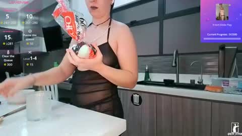 Snapshot of kitty_fitty29 chatting on June 22, 9:12 pm kitty_fitty29 online show from June 22, 9:12 pm