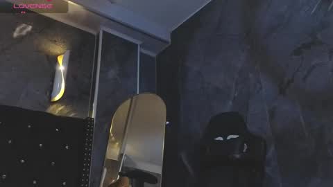 kitty_fox_b online show from October 24, 1:29 pm