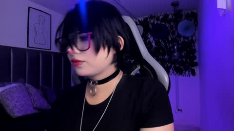Snapshot of kitty_gang chatting on May 1, 1:21 am Camila online show from May 1, 1:21 am