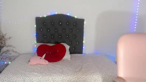 kitty  online show from September 20, 7:59 pm