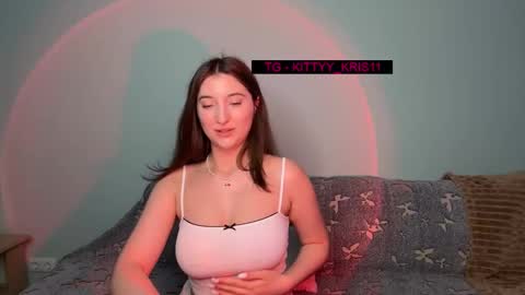 kitty_kristy1 online show from November 11, 11:38 pm