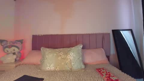 Snapshot of kitty_kryss chatting on October 23, 2:16 pm kitty_kryss online show from October 23, 2:16 pm