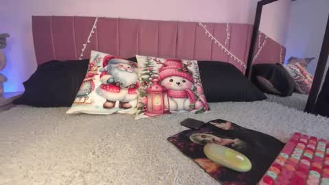 Snapshot of kitty_kryss chatting on December 18, 3:18 pm kitty_kryss online show from December 18, 3:18 pm