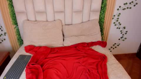 KITTY online show from March 26, 1:49 pm