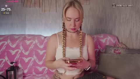 Snapshot of kitty_ricky chatting on July 12, 8:16 am Kelsi and Ricky online show from July 12, 8:16 am