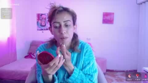 Snapshot of kitty_seducction chatting on July 1, 8:19 pm Aleja online show from July 1, 8:19 pm