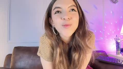 Snapshot of kittybloom_ chatting on May 12, 1:19 pm Kitty online show from May 12, 1:19 pm