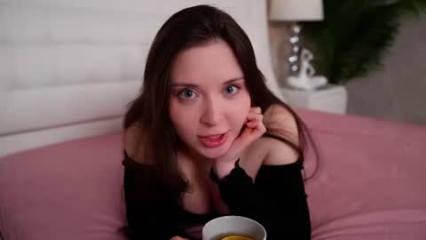Snapshot of kittycaitlin chatting on June 11, 5:55 pm Katya online show from June 11, 5:55 pm