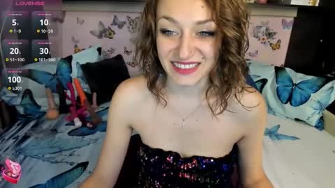 Snapshot of kittydoll97 chatting on October 10, 8:35 am Sandra online show from October 10, 8:35 am