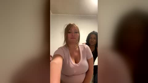 Snapshot of kittygiz chatting on June 8, 4:02 am kittygiz online show from June 8, 4:02 am