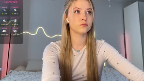 Monika online show from February 6, 7:12 am