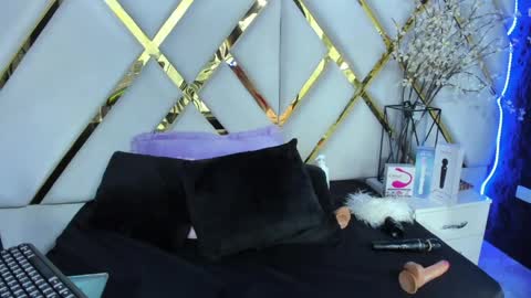 kittylovely  online show from April 12, 4:28 am