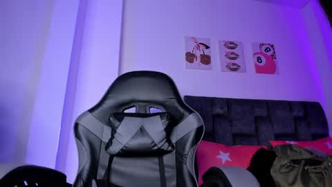 kitty online show from April 20, 6:09 pm