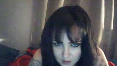 Snapshot of kittytats21 chatting on April 21, 11:29 pm SummerT online show from April 21, 11:29 pm