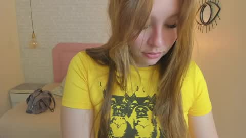 Snapshot of kittytimberlake chatting on April 24, 12:40 pm K I T T Y online show from April 24, 12:40 pm