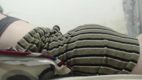 kittywhiteass online show from December 6, 9:32 am