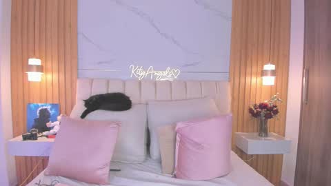 Angel Independent Model online show from February 28, 3:51 am