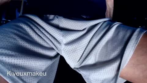 kiveuxmakeu online show from April 11, 5:06 pm