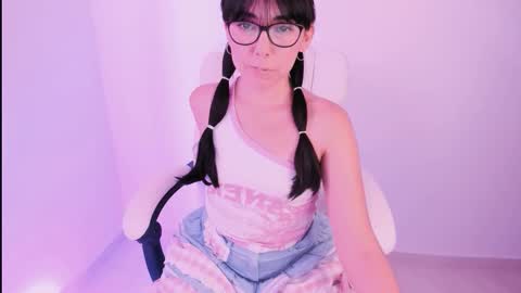 Snapshot of kiwi____ chatting on January 18, 10:13 pm Little piece of fruit online show from January 18, 10:13 pm