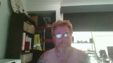 Snapshot of kiwi_boss61 chatting on February 6, 7:13 am kiwi_boss61 online show from February 6, 7:13 am