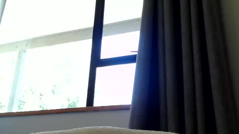 Snapshot of kiwibulge123 chatting on February 22, 1:44 am kiwibulge123 online show from February 22, 1:44 am