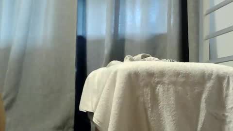 Snapshot of kiwibulge123 chatting on March 3, 3:34 am kiwibulge123 online show from March 3, 3:34 am