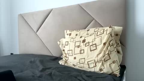 kiwigray online show from February 26, 9:53 am