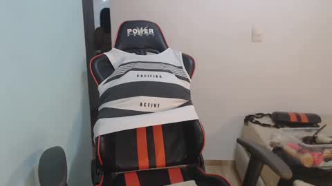 Snapshot of klauss_123 chatting on February 4, 4:48 am klauss 123 online show from February 4, 4:48 am