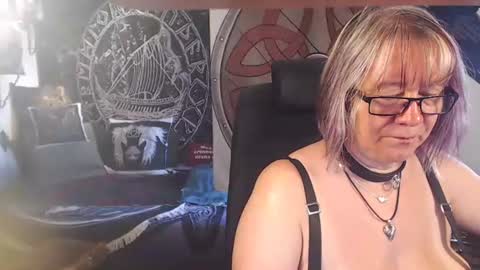 Snapshot of kleiner_teufel chatting on July 14, 11:27 am Michelle online show from July 14, 11:27 am