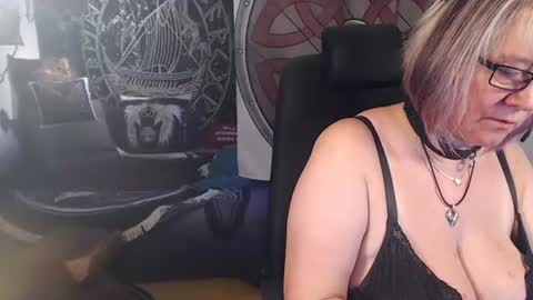 Snapshot of kleiner_teufel chatting on July 16, 6:41 am Michelle online show from July 16, 6:41 am