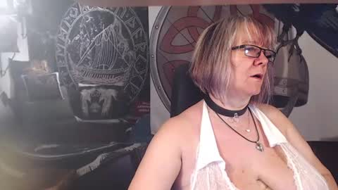 Snapshot of kleiner_teufel chatting on July 16, 6:47 pm Michelle online show from July 16, 6:47 pm