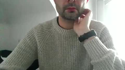 Snapshot of kleinyves chatting on January 9, 12:08 pm kleinyves online show from January 9, 12:08 pm