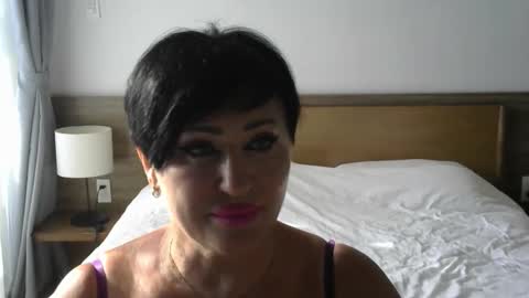Snapshot of kleo901854860422 chatting on June 7, 9:24 am kleo901854860422 online show from June 7, 9:24 am