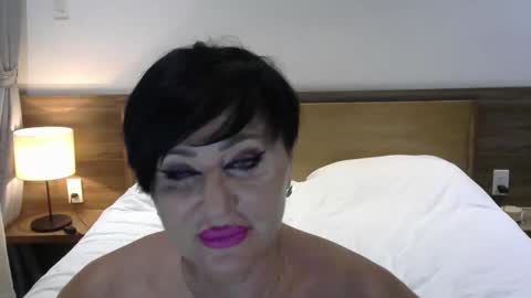 Snapshot of kleo901854860422 chatting on June 9, 6:52 pm kleo901854860422 online show from June 9, 6:52 pm