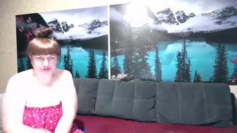 Snapshot of kleosnow chatting on April 27, 9:18 am Kleosnow online show from April 27, 9:18 am