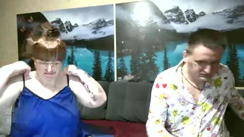 Snapshot of kleosnow chatting on April 29, 6:25 pm Kleosnow online show from April 29, 6:25 pm