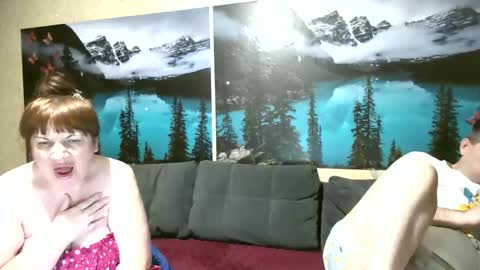 Snapshot of kleosnow chatting on May 6, 9:20 pm Kleosnow online show from May 6, 9:20 pm
