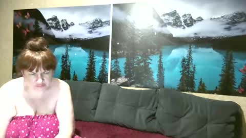 Snapshot of kleosnow chatting on May 13, 9:00 pm Kleosnow online show from May 13, 9:00 pm