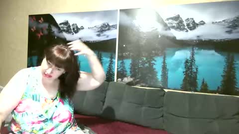 Snapshot of kleosnow chatting on May 31, 9:27 am Kleosnow online show from May 31, 9:27 am