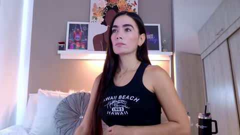 Snapshot of kloe_coper chatting on December 17, 4:35 pm Kloe Coper online show from December 17, 4:35 pm