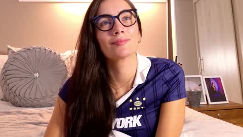 Snapshot of kloe_coper chatting on February 14, 5:15 am Kloe Coper online show from February 14, 5:15 am