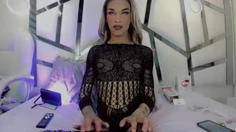 Snapshot of kloe_hh chatting on February 23, 3:04 am Kloe online show from February 23, 3:04 am