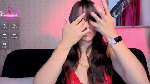 Snapshot of kloe_skinny23_aws chatting on June 6, 1:32 am Im Khloe online show from June 6, 1:32 am