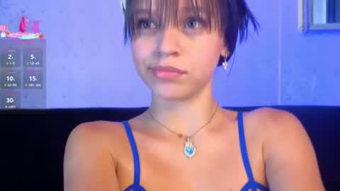Snapshot of kloe_skinny23_aws chatting on June 14, 12:08 am Im Khloe online show from June 14, 12:08 am