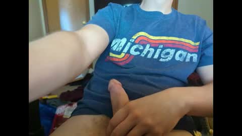 Snapshot of kniloc chatting on June 4, 10:05 pm kniloc online show from June 4, 10:05 pm
