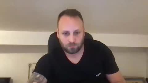 hugo online show from November 1, 10:01 pm