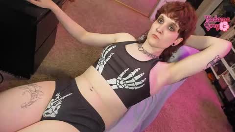 Snapshot of kodamagrey chatting on September 29, 11:42 pm Kodama Grey online show from September 29, 11:42 pm