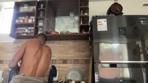 Snapshot of kofigardner chatting on May 27, 2:58 pm A Dick Ting online show from May 27, 2:58 pm